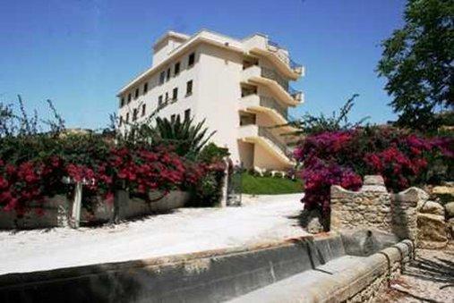 Hotel Villa Mokarta Salemi Экстерьер фото